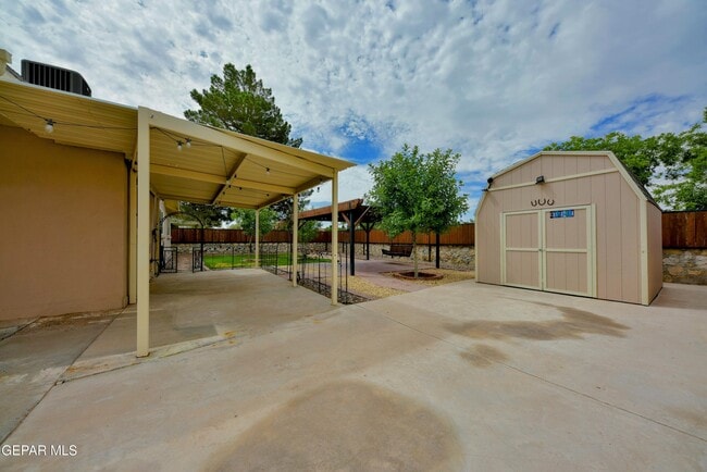 Building Photo - 10348 Darin Rd