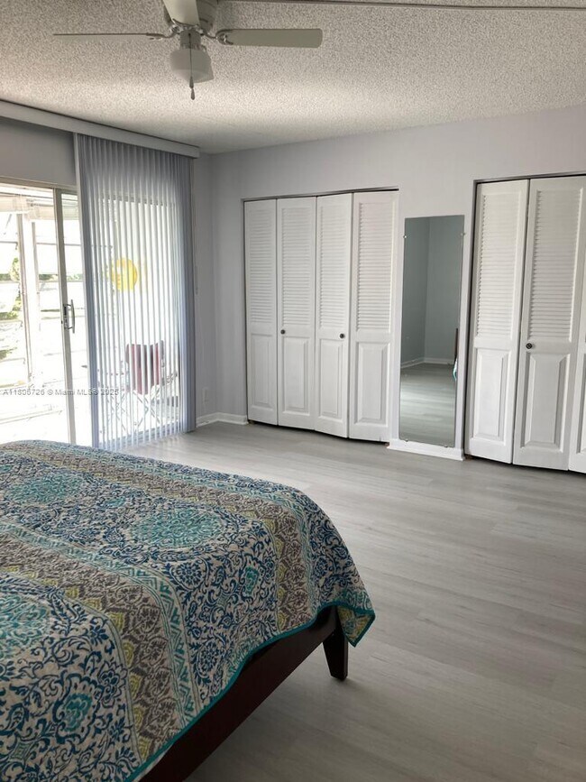 Building Photo - 4302 Martinique Cir