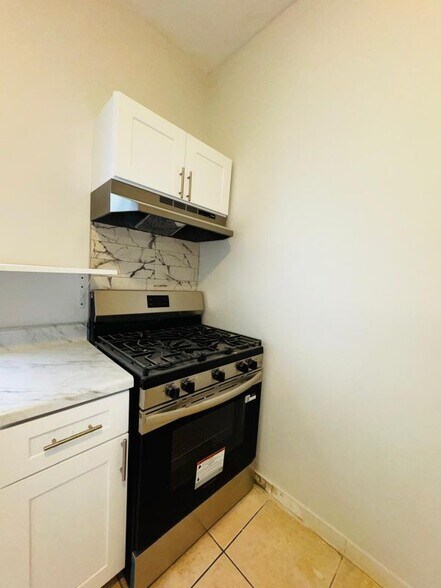 Building Photo - 489 S 17th St