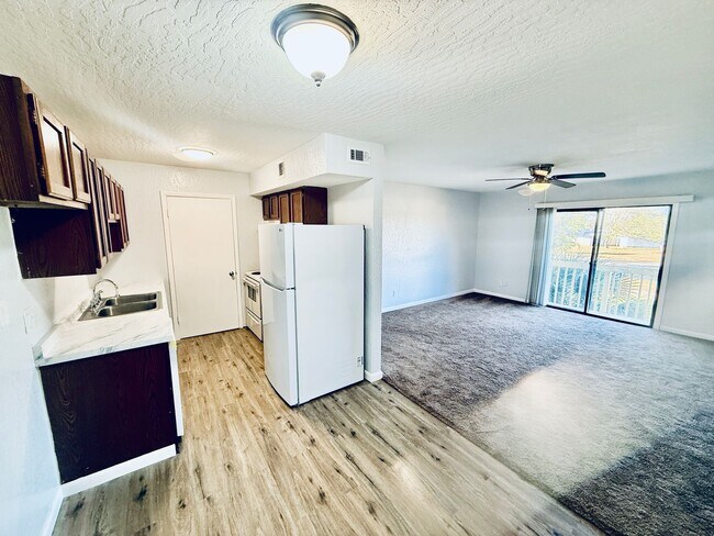 Building Photo - Low-Maintenance 2 Bedroom Condo with Modern Comforts in The Palms Condominium Community