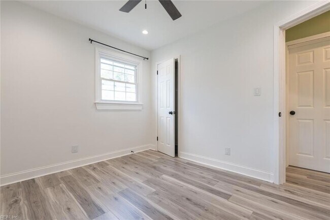 Building Photo - 314 Mohican Dr