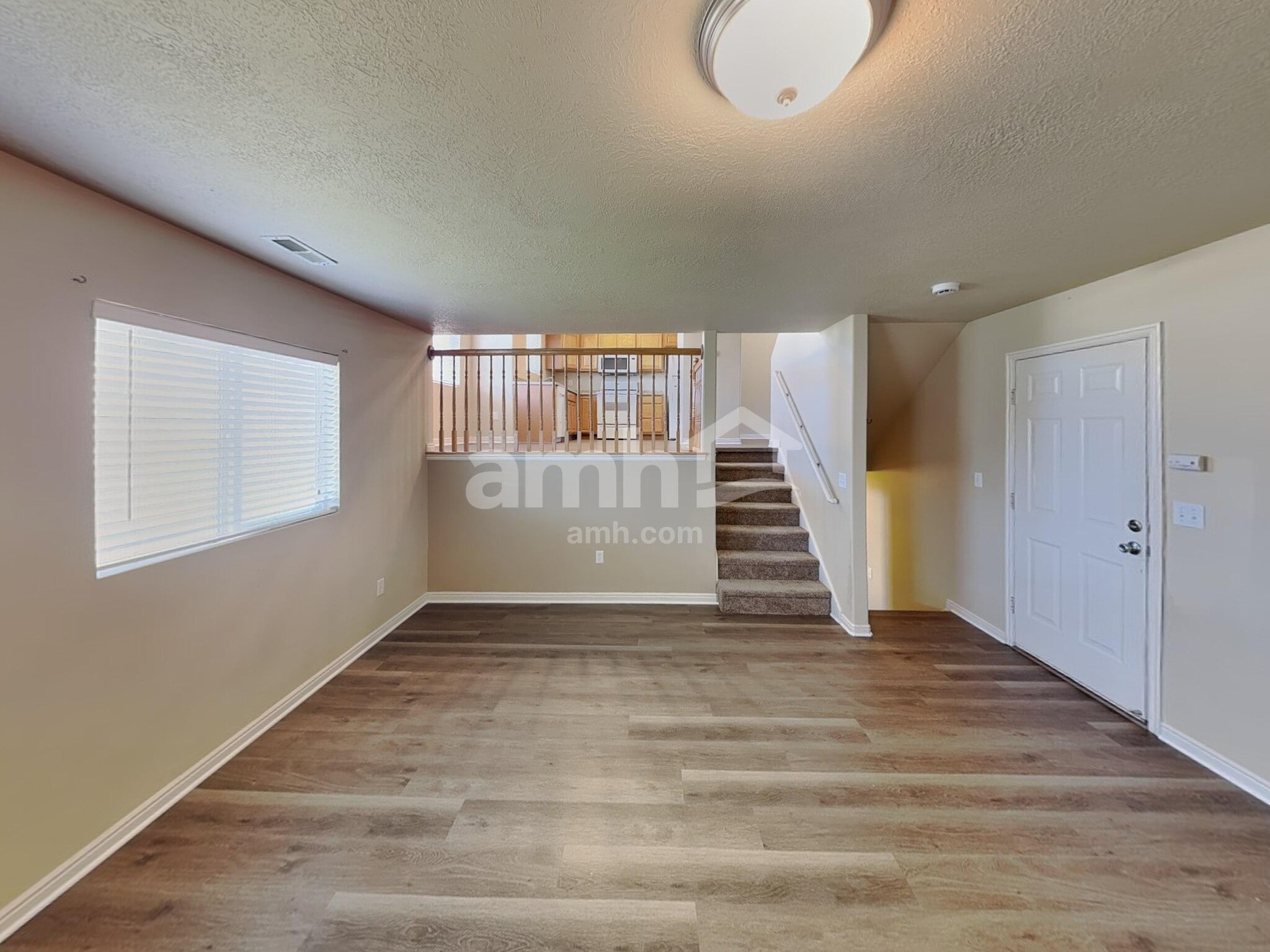 Building Photo - 1169 N Orchard Ave