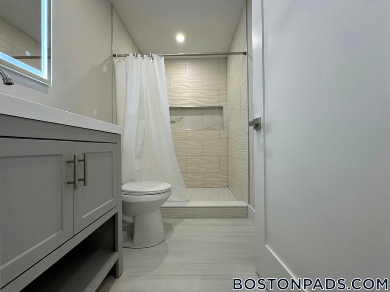 Building Photo - 10 Cawfield St