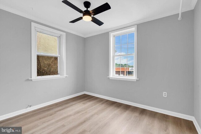 Building Photo - 916 Jersey Ave