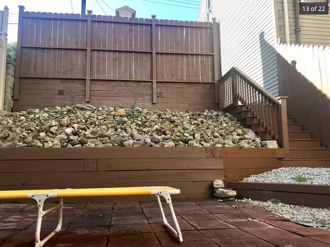 Building Photo - 3 Bed 1.5 Bath- Southside Pittsburgh PA
