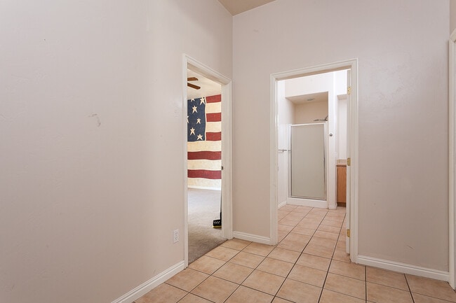 Building Photo - Pet-friendly home in downtown Hurricane