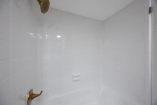 Building Photo - 7400 Sun Island Dr S