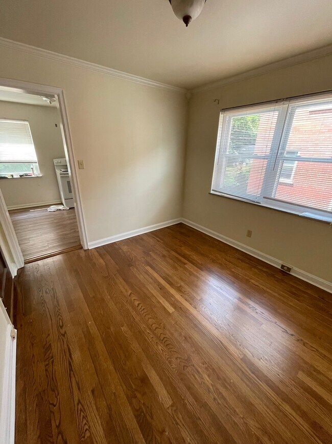 dining room to kitchen - 29 Pleasant Ridge Ave