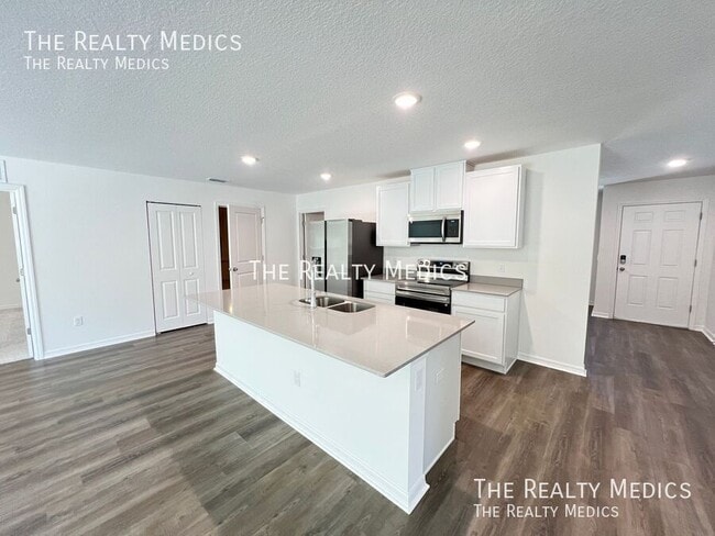 Building Photo - 3530 E Glenn St