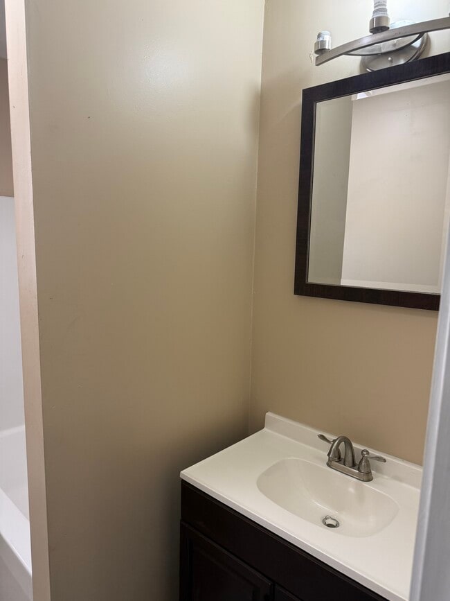 Building Photo - 1831 Moore Ave