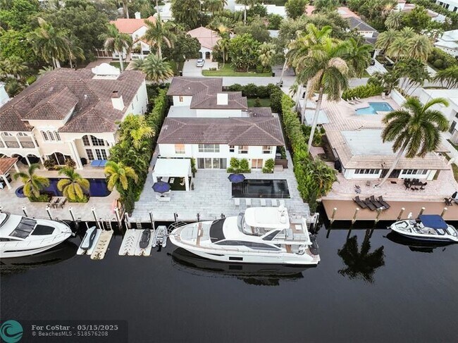 Building Photo - 325 Seven Isles Dr