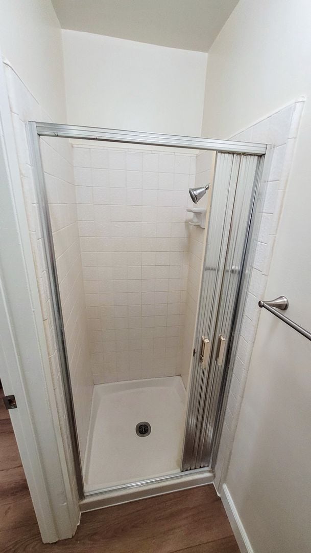 Building Photo - Remodeled Upstairs 2 Bed 2 Bath Condo with...