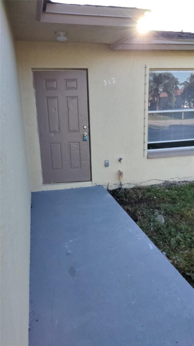 Building Photo - 312 Carissa Dr