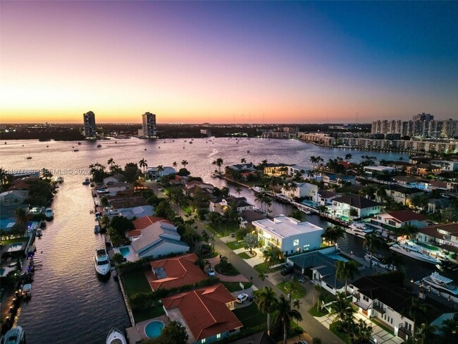 Building Photo - 3367 NE 168th St