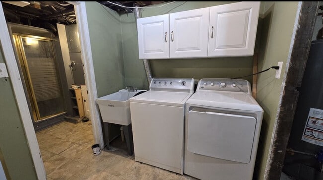 Building Photo - 29543 Eiffel Ave