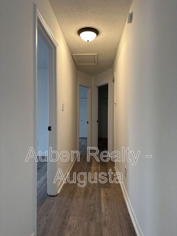 Building Photo - 453 Monetta St S E