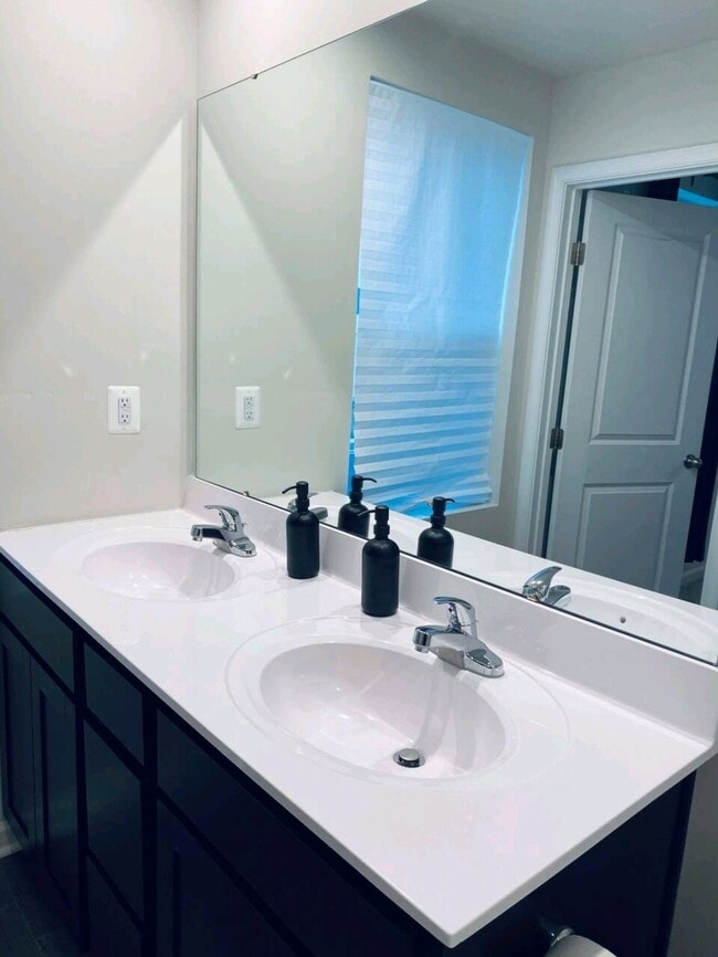 Building Photo - 203 Bowline Dr