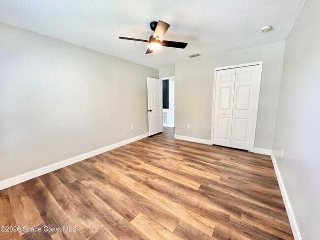 Building Photo - 2015 Canopy Dr