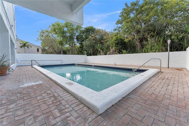 Building Photo - 16508 NE 26th Ave