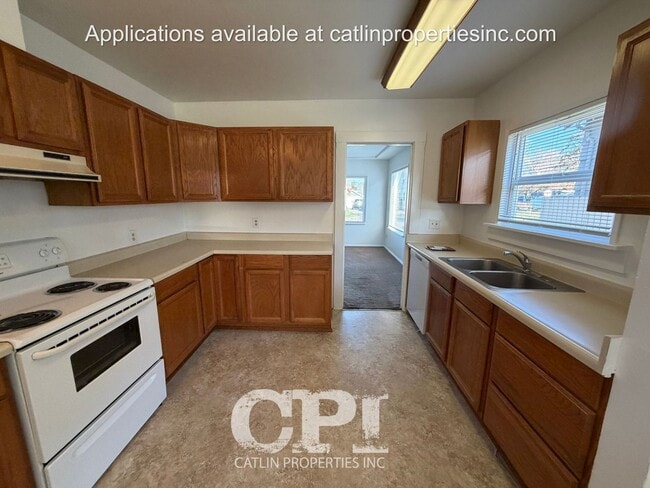 Building Photo - 2809 Fir St