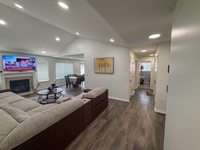 Building Photo - 38619 Watson Cir