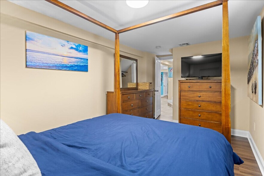 Building Photo - 16 S Nashville Ave