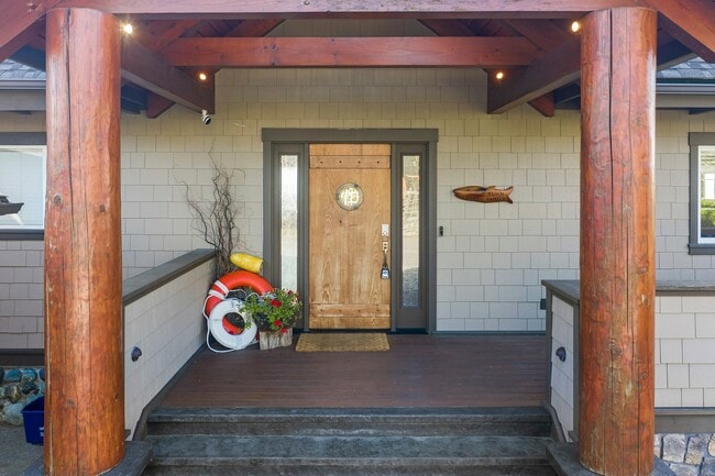 Building Photo - 4825 Sucia Dr