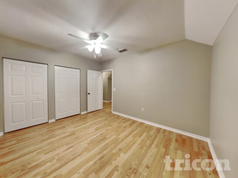 Building Photo - 10221 Summerview Cir