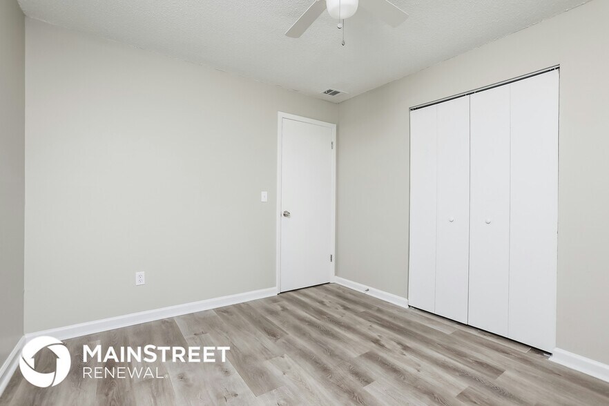 Building Photo - 7357 Riverside Pl