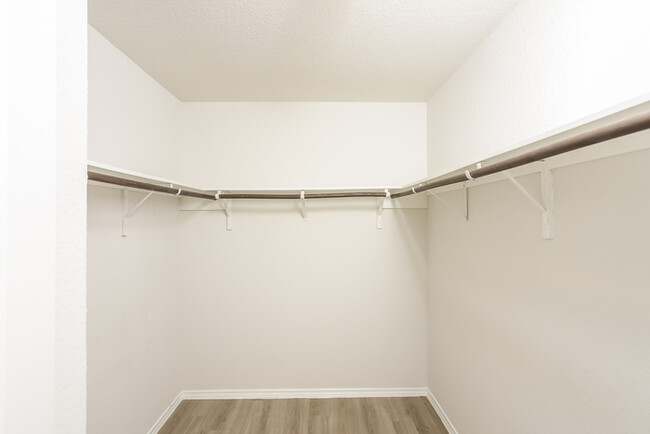 Building Photo - Somerset Trails - 3743 Somers Crest, San A...