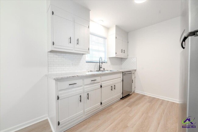 Building Photo - 805 Coventry Cir