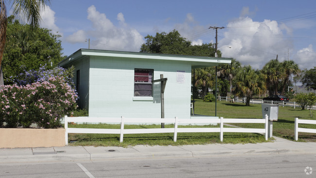 Primary Photo - Palm Gardens