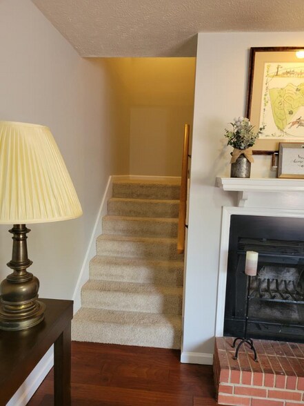 Building Photo - 126 Park Ave SE