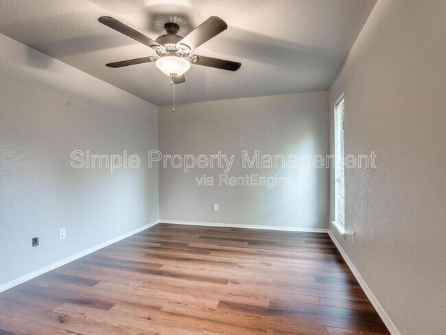 Building Photo - 1710 Hillcrest Dr