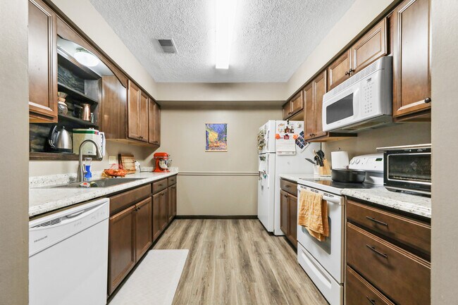 Kitchen - 1098 Big Valley Dr