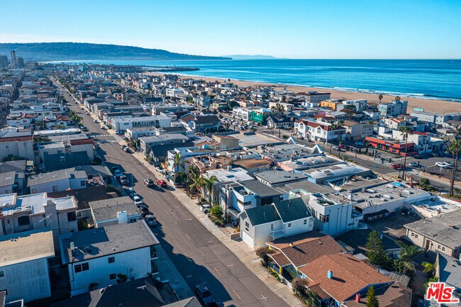 Building Photo - 1125 Manhattan Ave