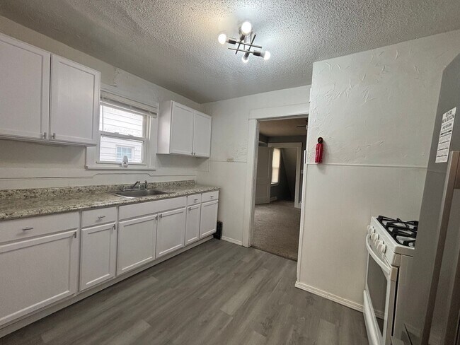 Building Photo - ParkHeights8827