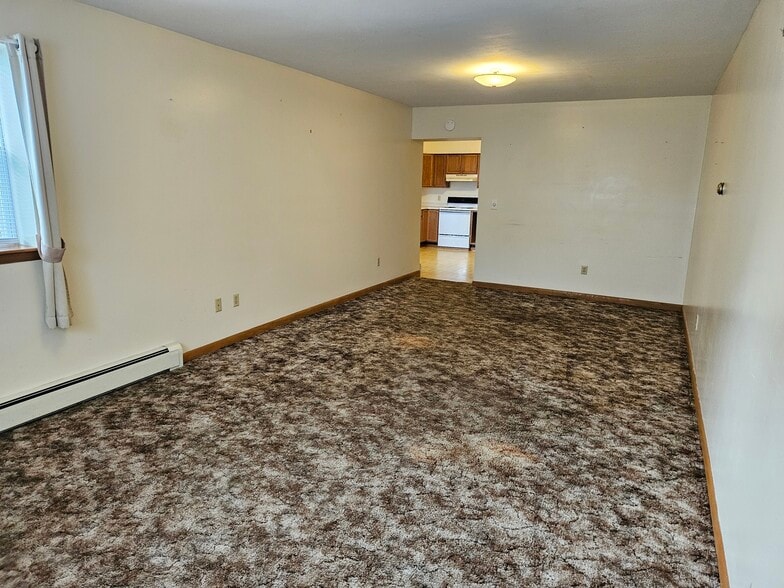 Living Room - 138 W Utica St
