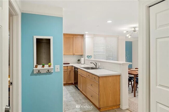 Building Photo - 15330 Sunwood Blvd