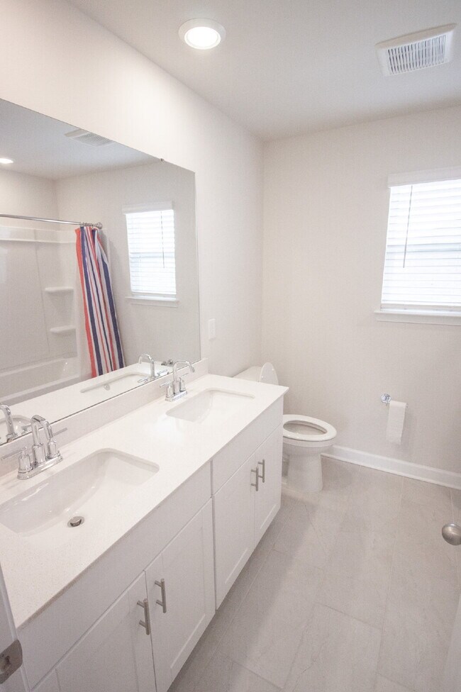 Building Photo - Fully Fenced 5bd SFH in Carolina Forest