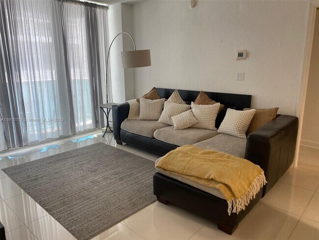 Building Photo - 4001 S Ocean Dr