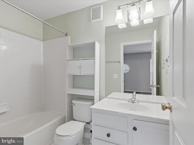 Building Photo - 12753 Fair Crest Ct