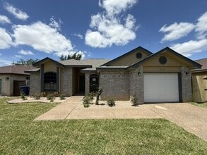 Building Photo - 1208 N Oakmont Loop