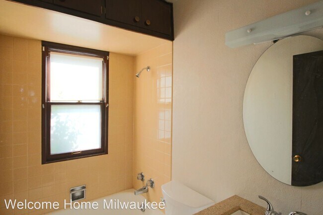 Building Photo - 3 br, 2 bath House - 5748 N 40th Street