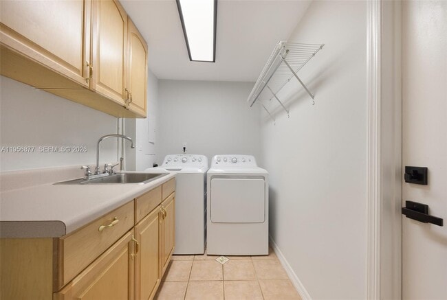 Building Photo - 5730 SW 56th Terrace