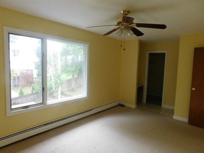 Building Photo - 3 bedroom in Cumberland RI 02864