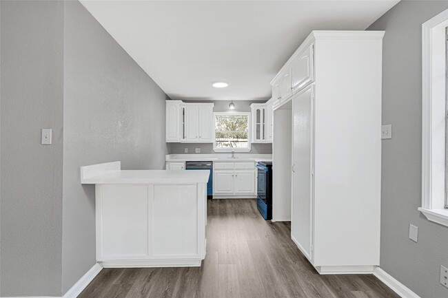Building Photo - 1502 Park Ave