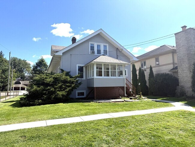 Building Photo - 544 Arlington Ave