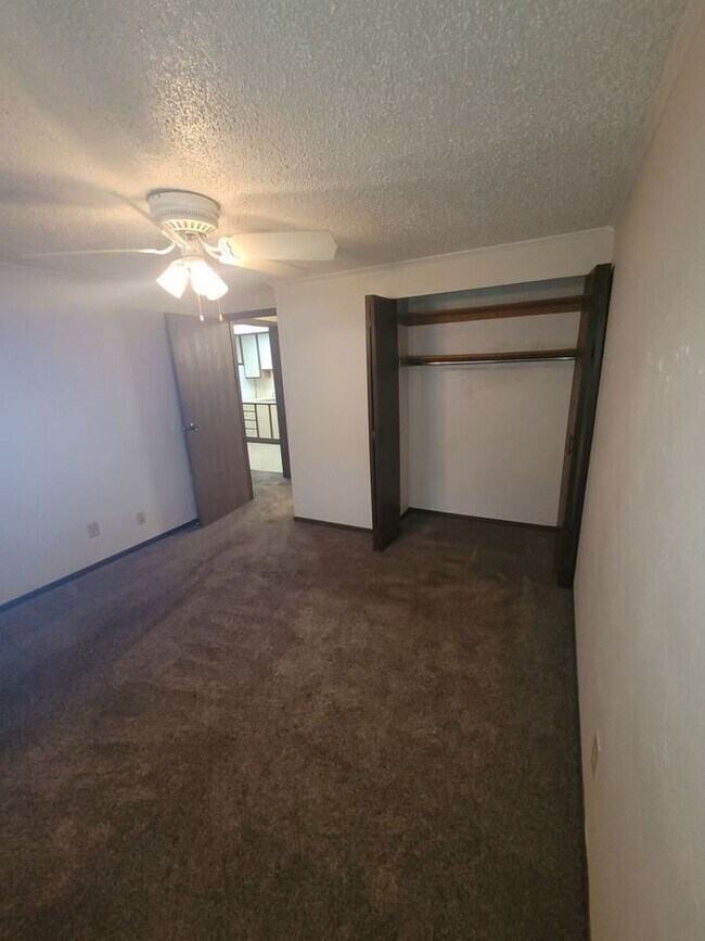 Building Photo - 446 Cedargate Court-446