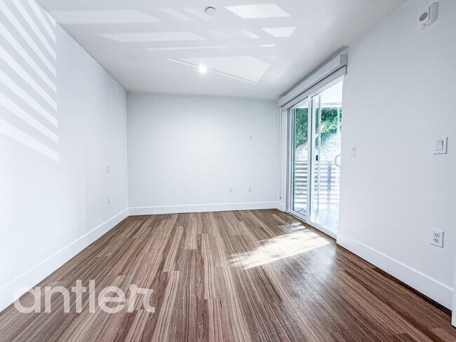 Building Photo - 1538 Purdue Ave